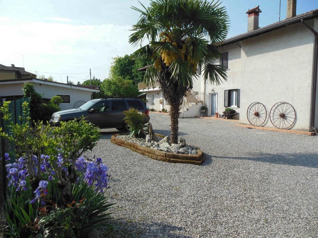 Al Pic De Corone Bed and Breakfast Terzo d' Aquileia Exteriör bild